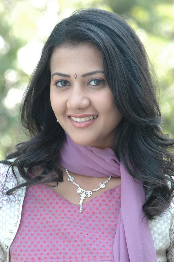 Kirti Ahuja Photo Gallery - 64 / 90 photos